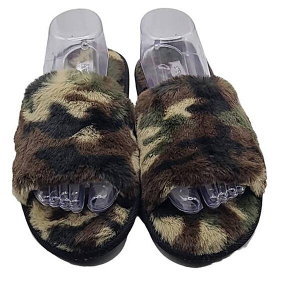 Steve Madden Women’s Camo Faux Fur Slip-On Slippers Size 10M Cozy Slide NWOT - Picture 1 of 6